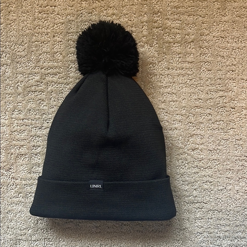 Black Unisex UNRL Pom-Pom Beanie EUC OS